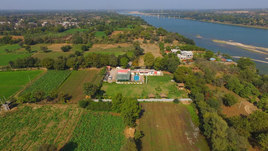 Krishna Farm Hotel Vāsad Exterior foto