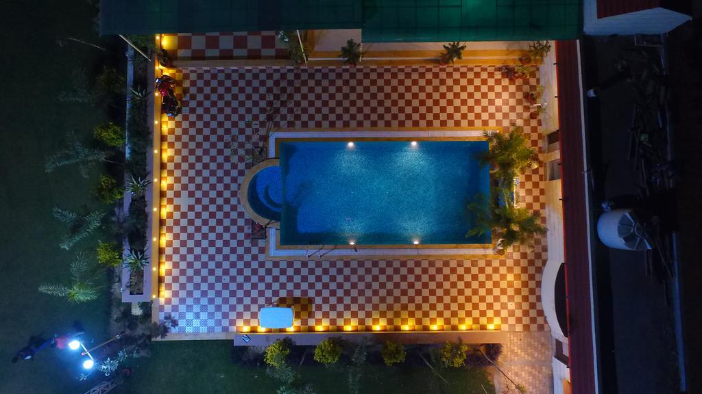 Krishna Farm Hotel Vāsad Exterior foto
